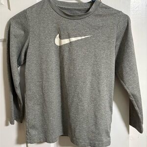 Boy’s Dry fit heather gray top size 8